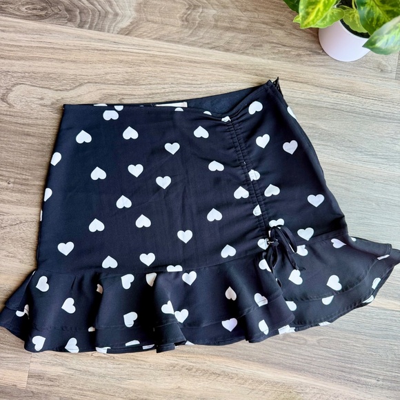 Altar’d State Heart Print Ruffle Hem Mini Skirt Black White - Tie Cinch Size M - Picture 5 of 11